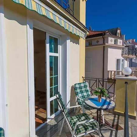 Apartman Roza Ap5 *